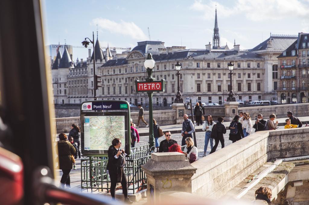 Dive into the Heart of Paris: A 2-Day Adventure Unveiled